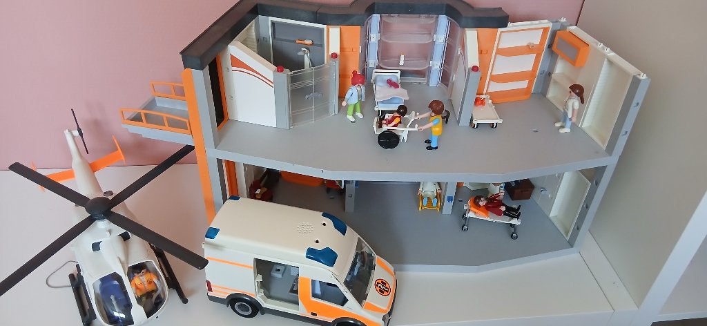 Ziekenhuis playmobil + helicopter + ambulance, Ophalen, Gebruikt, Gebouw