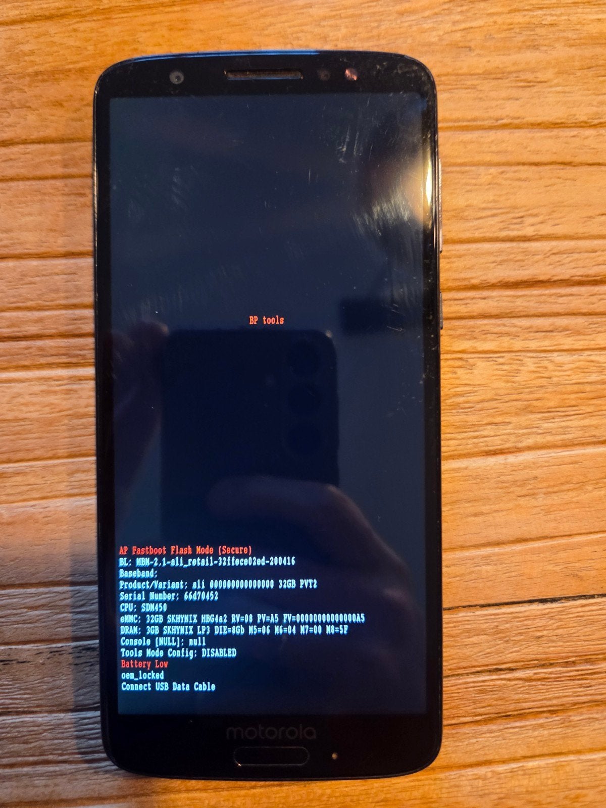 Motorola telefoon beschadigd, Telecommunicatie, Mobiele telefoons | Motorola, Ophalen of Verzenden, 6 megapixel of meer, Zwart