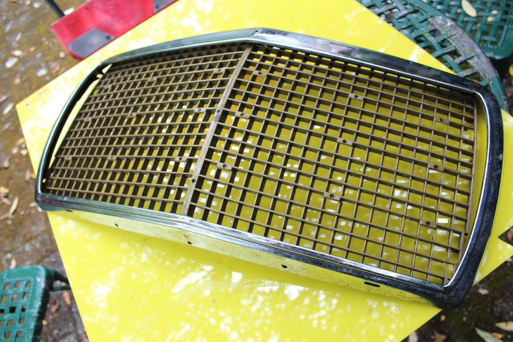 Mercedes W123 - autogrille, Ophalen, Gebruikt, Mercedes-Benz