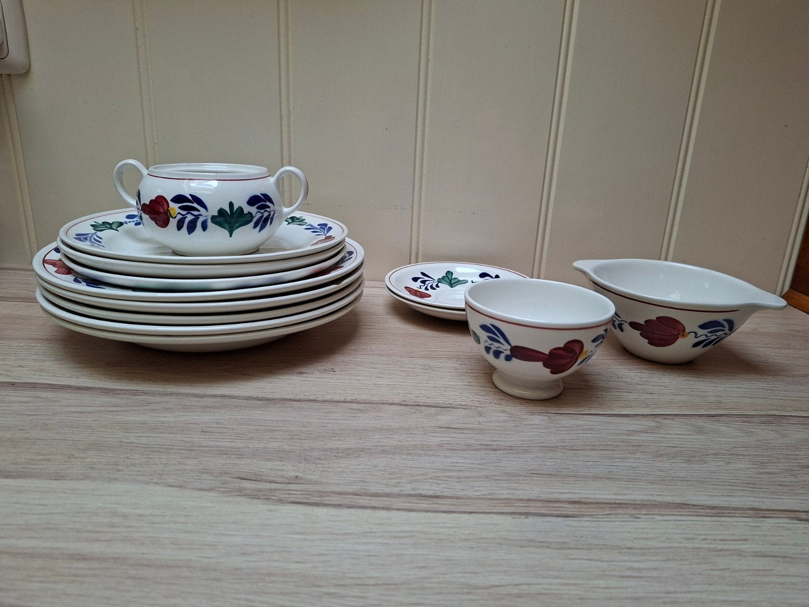Boerenbont Servies Boch-Frères- Diverse Stukken, Ophalen of Verzenden