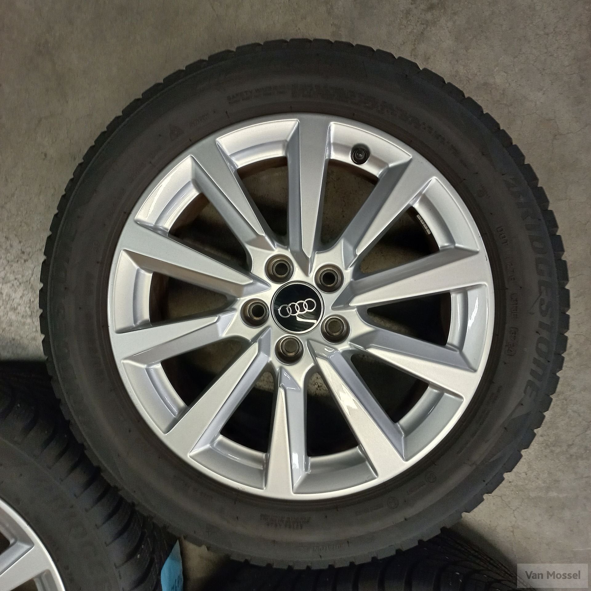 Audi A1 Bridgestone Blizzak Lm001 195/55/R16 91V, Auto-onderdelen, Gebruikt, -, Banden en Velgen, 195 mm