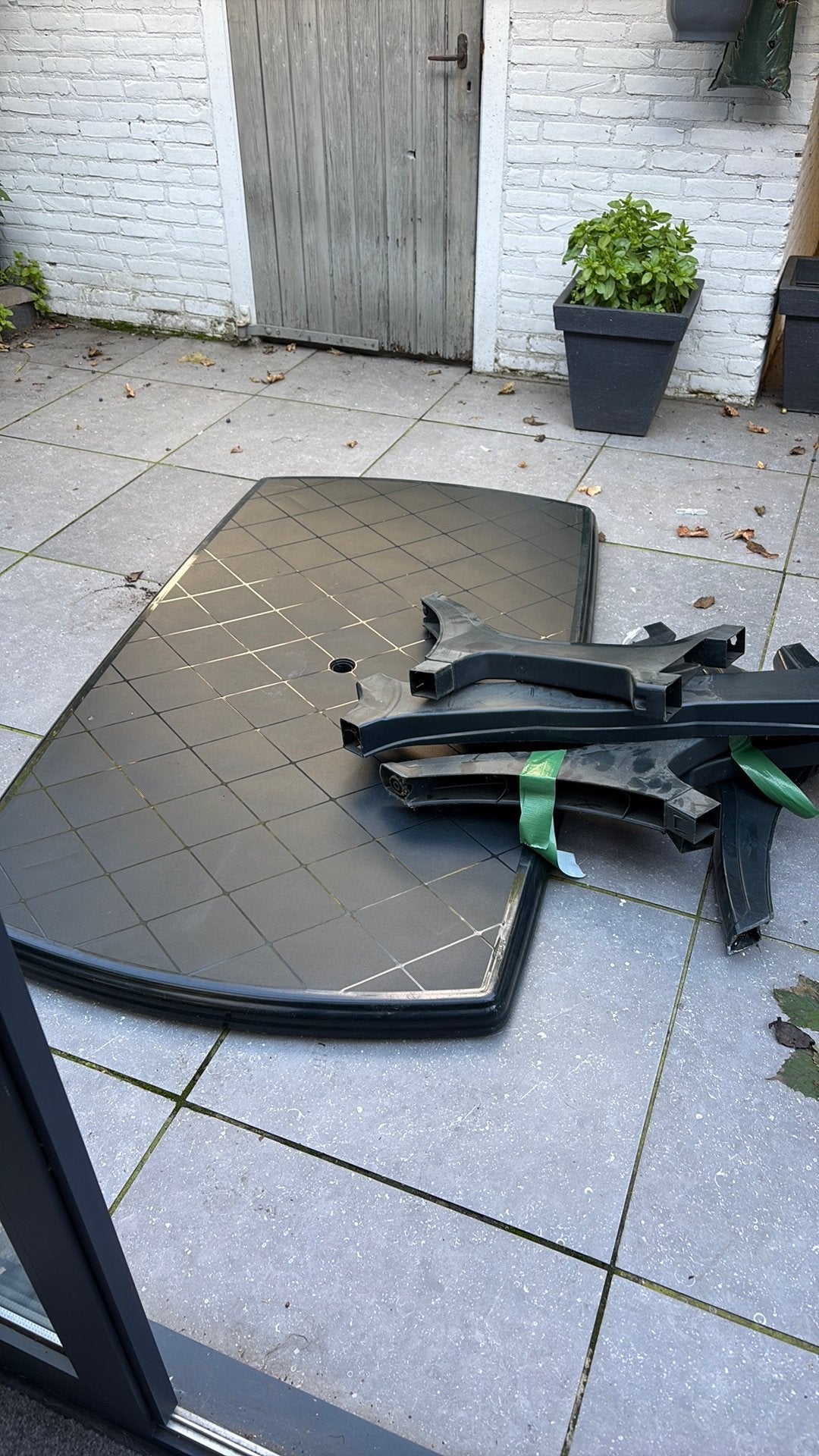 Terras tafel, Ophalen of Verzenden, Zo goed als nieuw, Kunststof