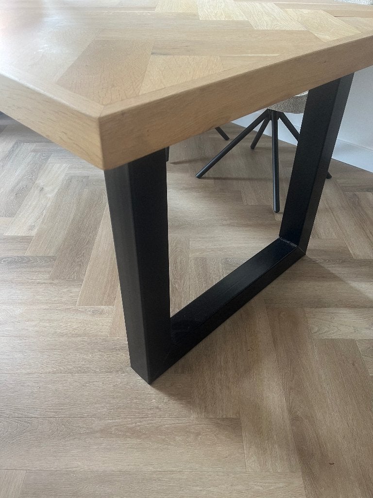 Prachtige eettafel te koop! Visgraat patroon., Ophalen, 200 cm of meer, 50 tot 100 cm, Zo goed als nieuw