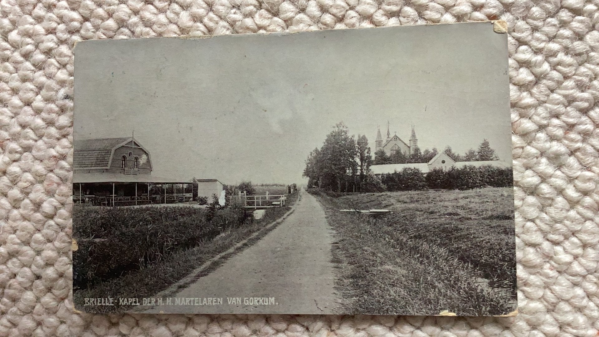 Ansichtkaart Brielle Kapel H.H. Martelaren van Gorkum 1908, Verzamelen, Ophalen of Verzenden, Voor 1920, Gelopen, Zuid-Holland