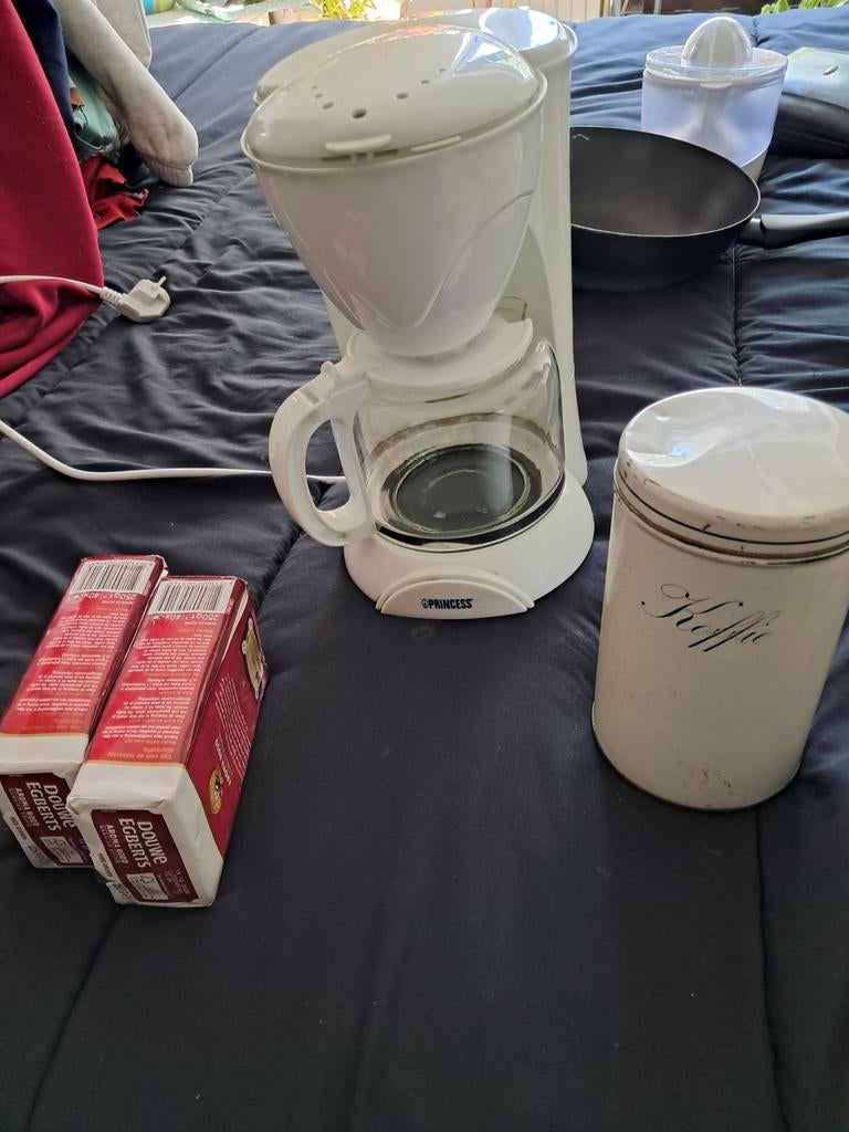 Nauwelijks gebruikt koffiezetapparaat., Witgoed en Apparatuur, Koffiezetapparaten, 10 kopjes of meer, Ophalen of Verzenden, Zo goed als nieuw