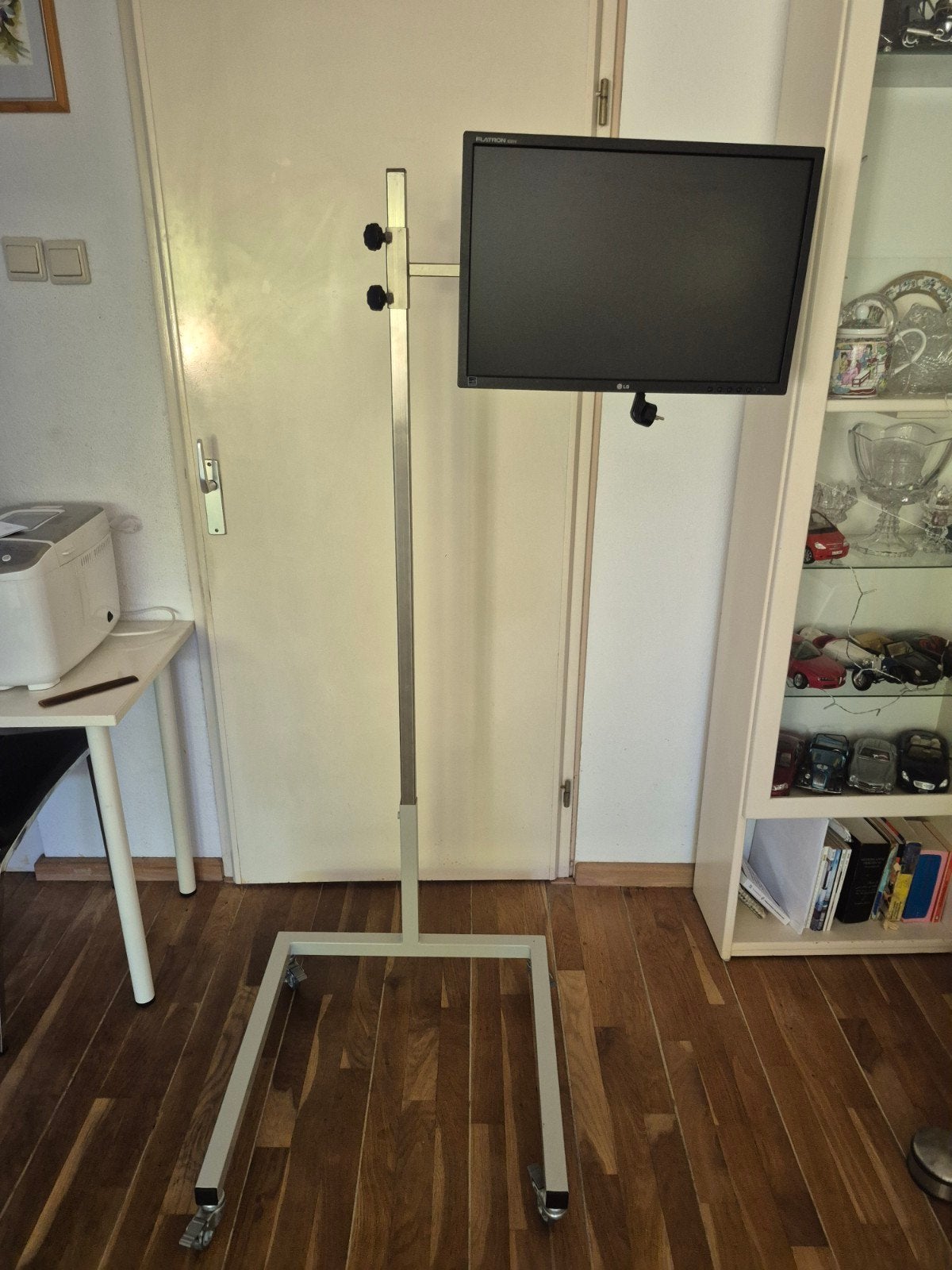 monitor + stand, Ophalen, Overige typen, Overige resoluties, 60 Hz of minder