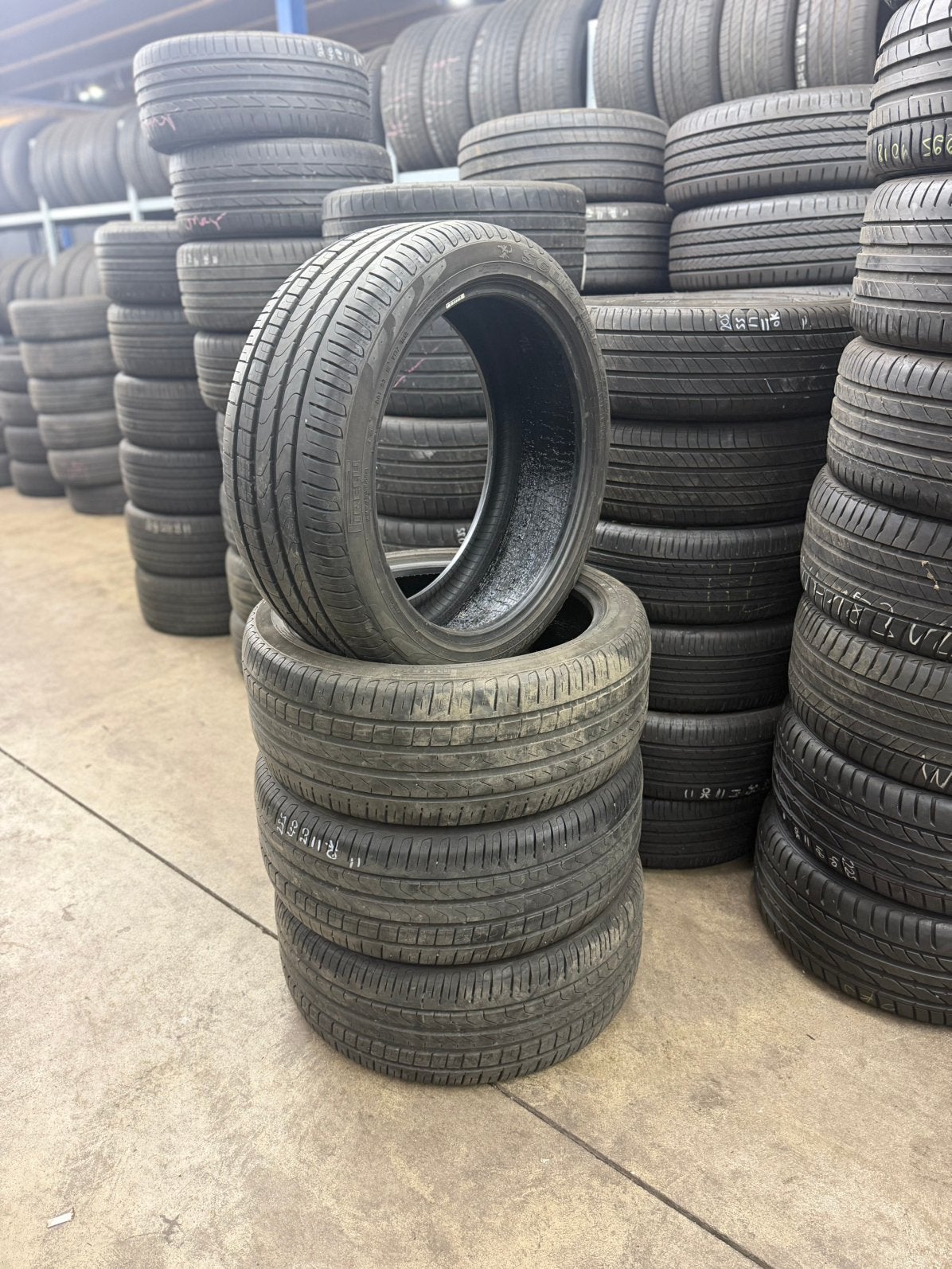 4x 255-40-20 Pirelli zomer 6.5mm , €100,- pst all incl!, Ophalen, Zomerbanden, Band(en)