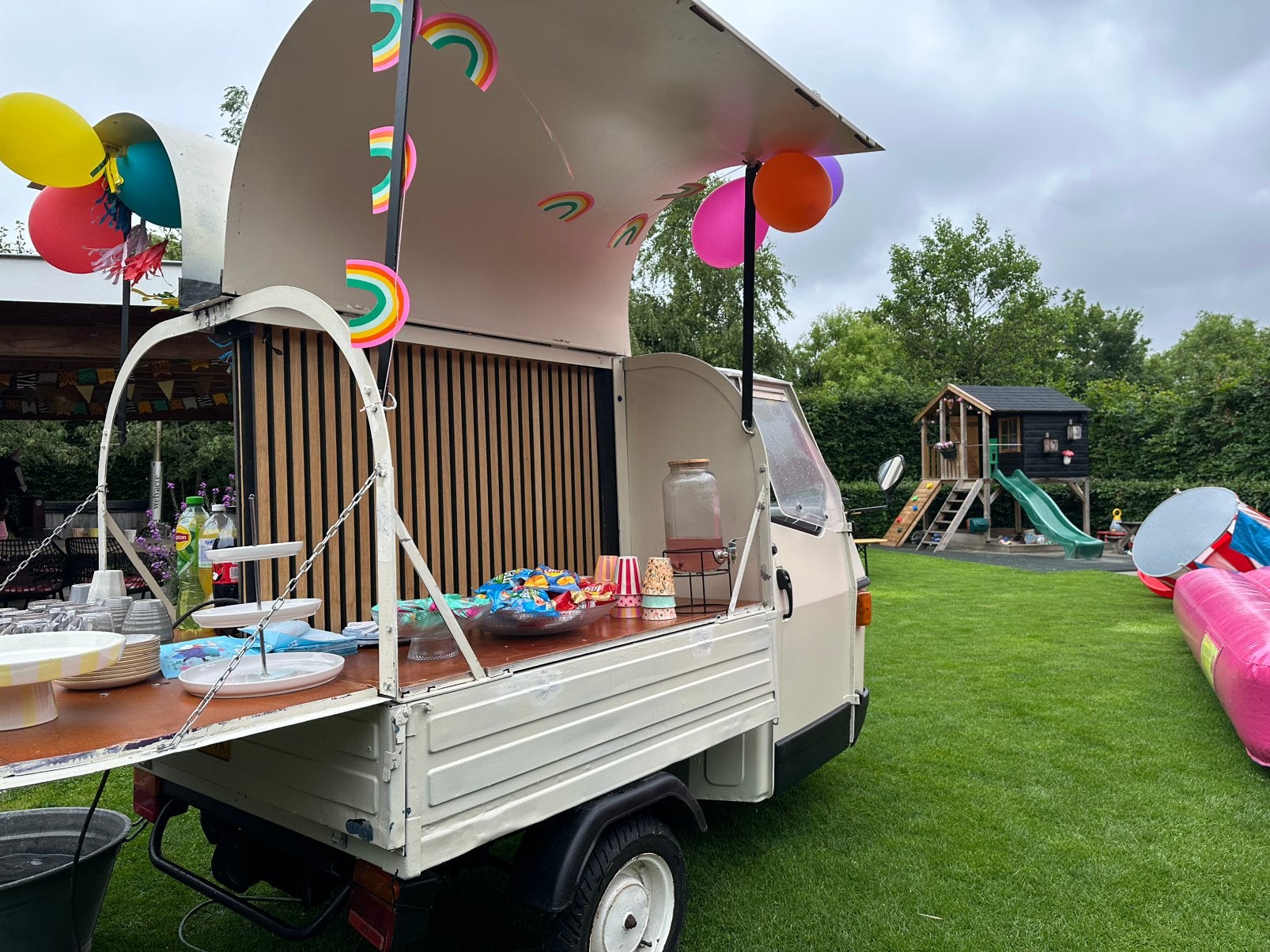 Te huur: Piaggio ape food-truck evt met pizzaoven, Ophalen, Gebruikt, Maximaal 25 km/u