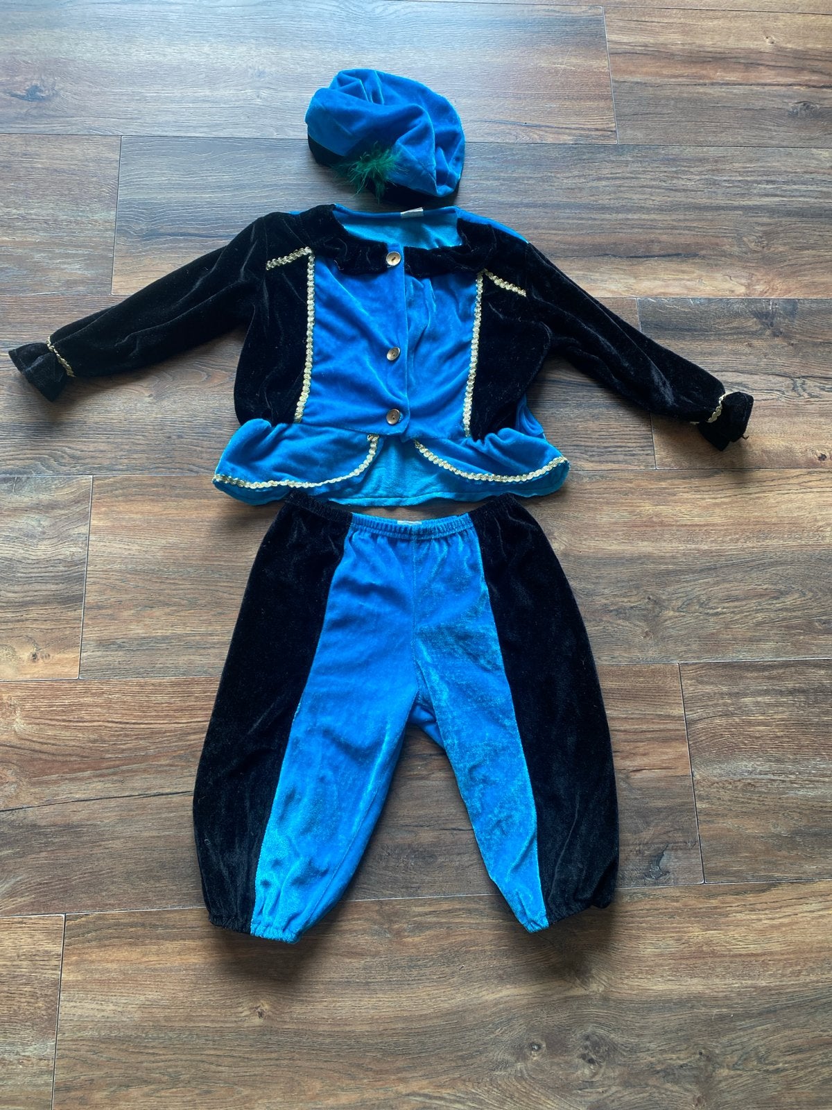 Pietenpak Blauw/Zwart Maat 128 - Compleet met Baret, Ophalen of Verzenden, Gebruikt, Jongen of Meisje, Setje