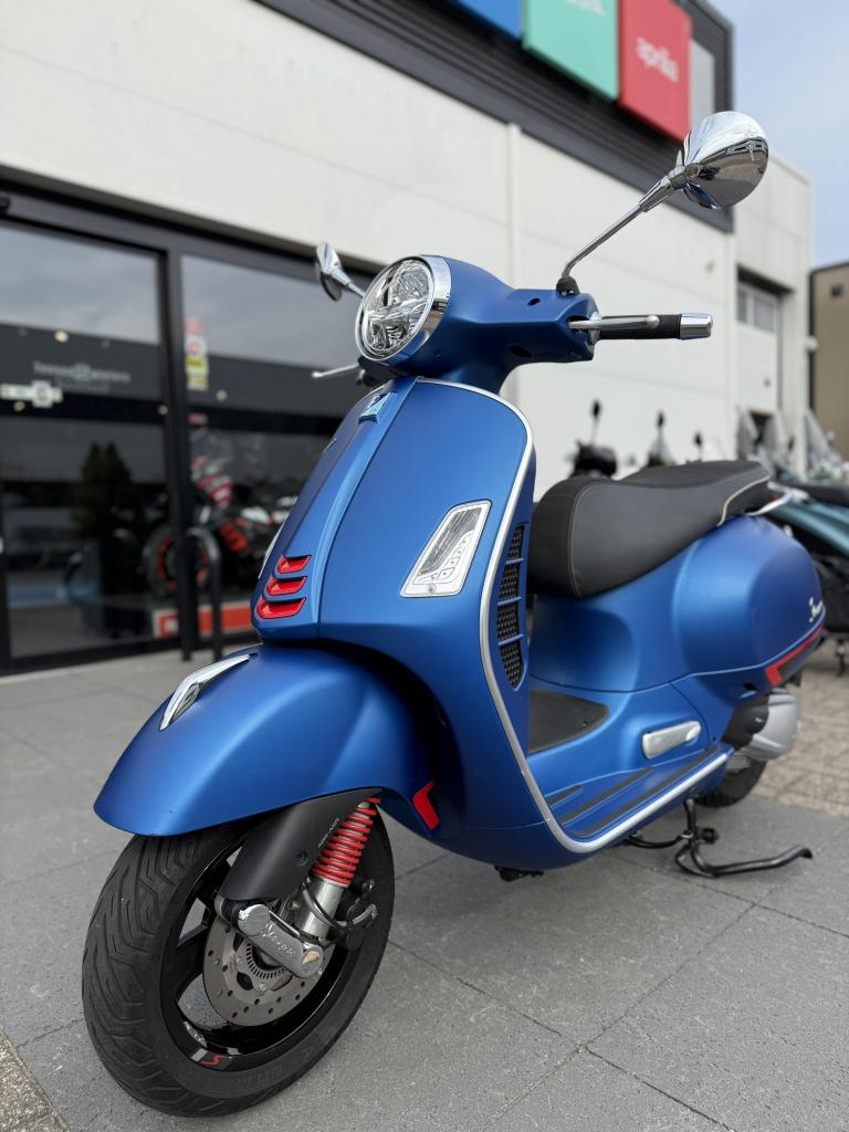 Vespa GTS 300 cc Super Sport HPE Eindjaar deal, Motoren, Motoren | Piaggio, Niet ingevuld, Scooter, 300 cc, Bedrijf