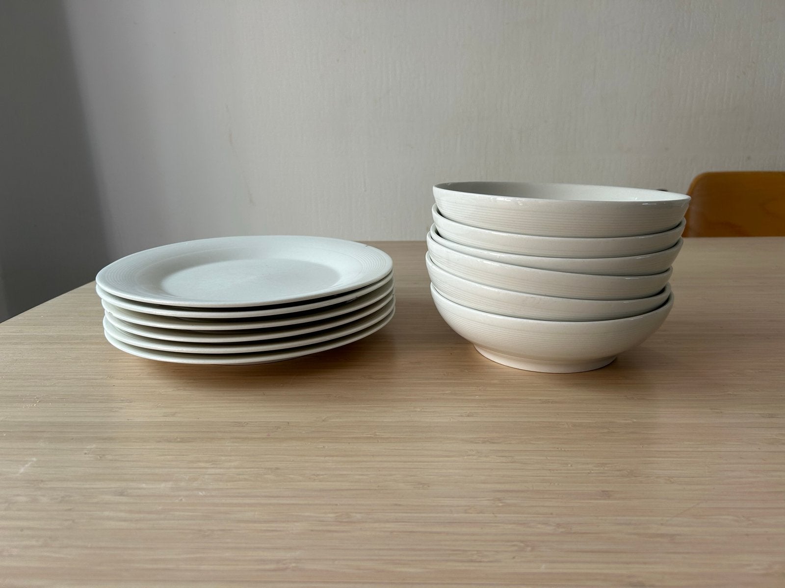 Madison Servies Set: Borden en diepe borden (Gebruikt), Huis en Inrichting, Ophalen, Gebruikt, Overige merken, Keramiek