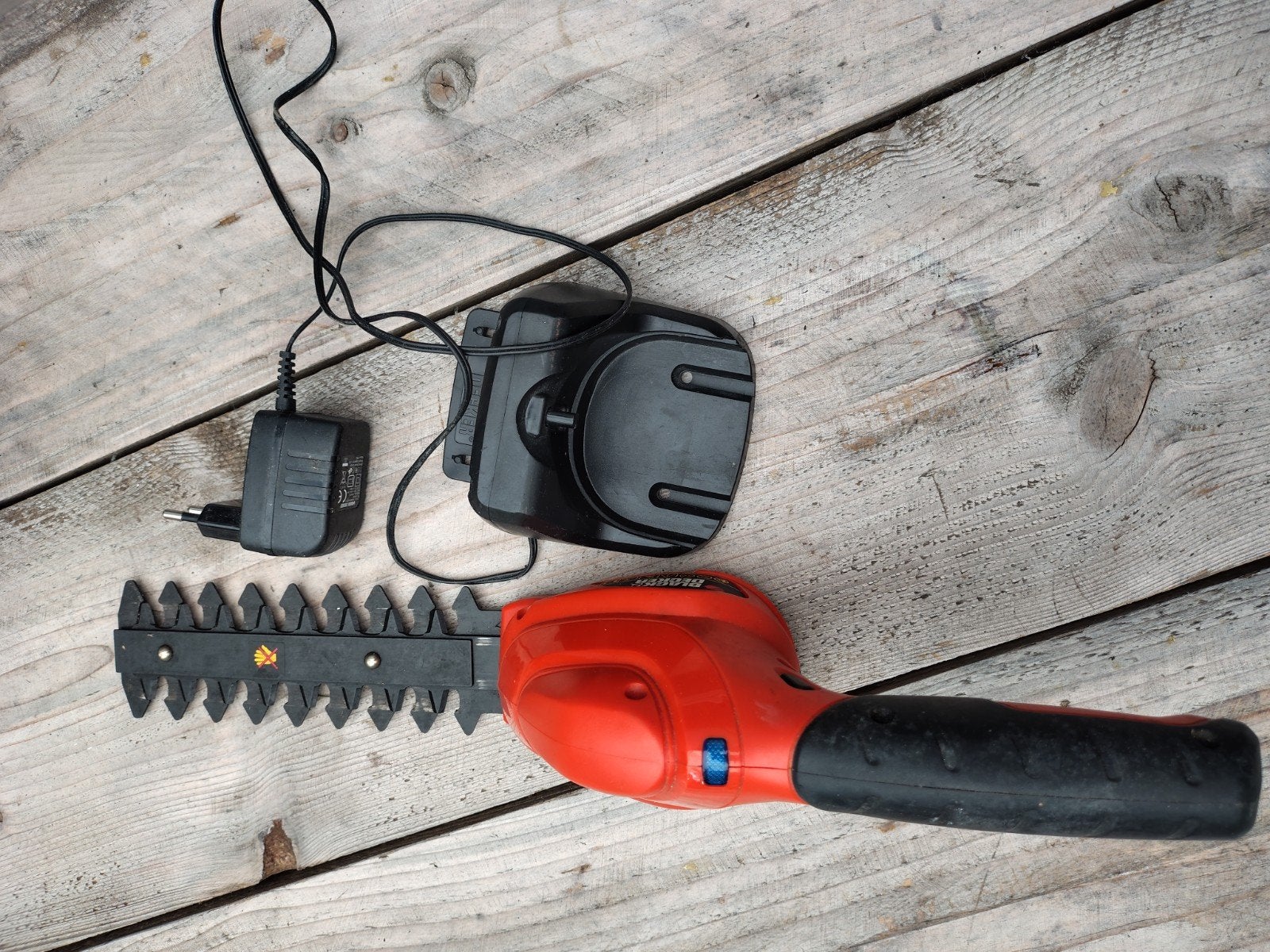 Black en Decker accu heggenschaar, Ophalen of Verzenden, Gebruikt, Accu