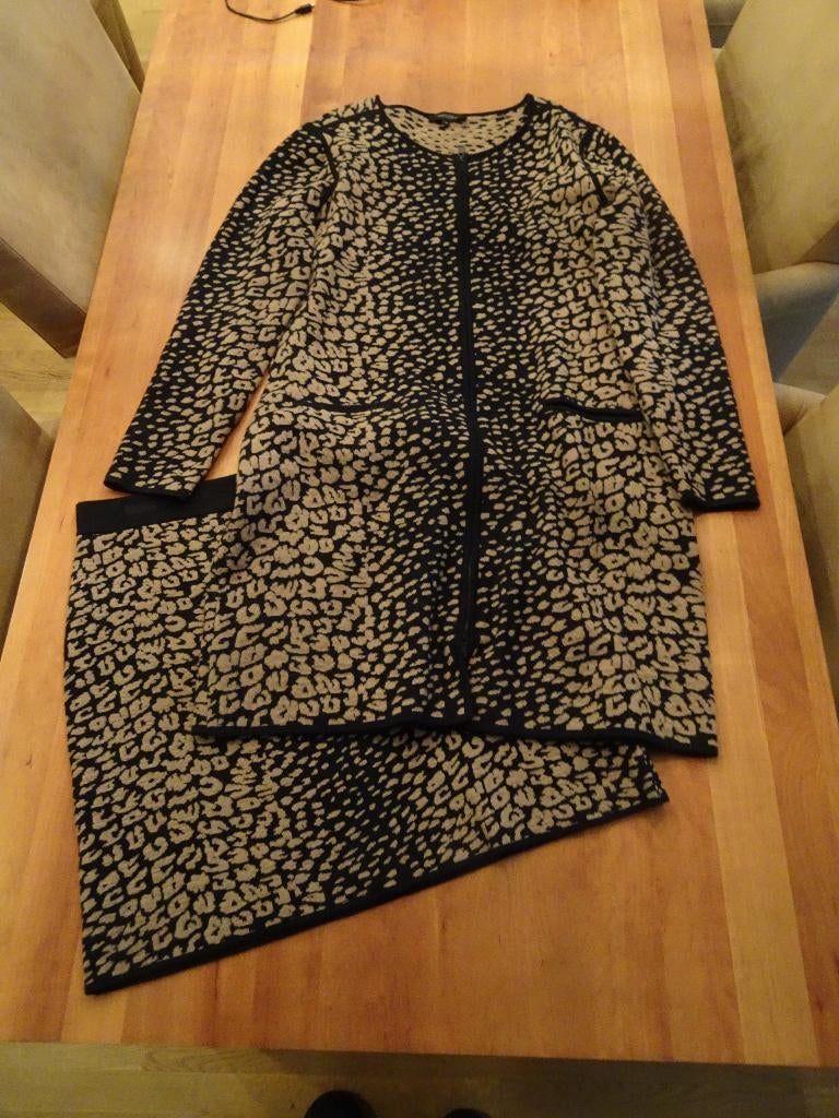 CLAUDIA STRATER lange wollen blazer met bijpassend rokje, Kostuum of Pak, Zwart, Maat 42/44 (L), Nieuw