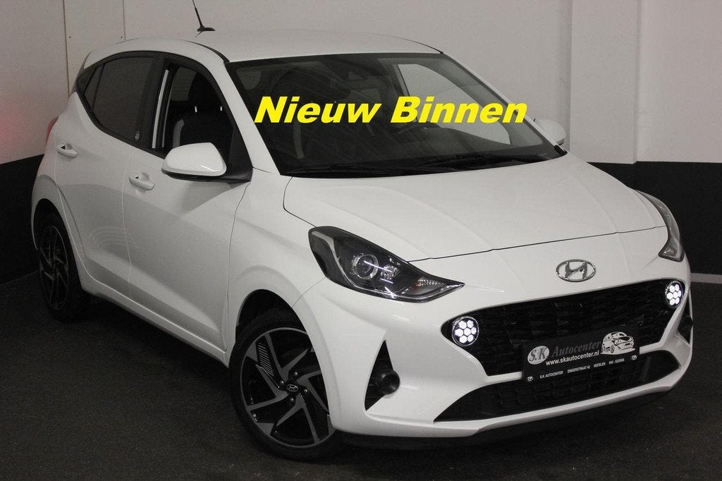 Hyundai i10 EDITION 30+*FULL*CAMERA*NAVI*STUUR*STOELVERW*, Auto's, Hyundai, Lichtsensor, Euro 5, Stof, Gebruikt
