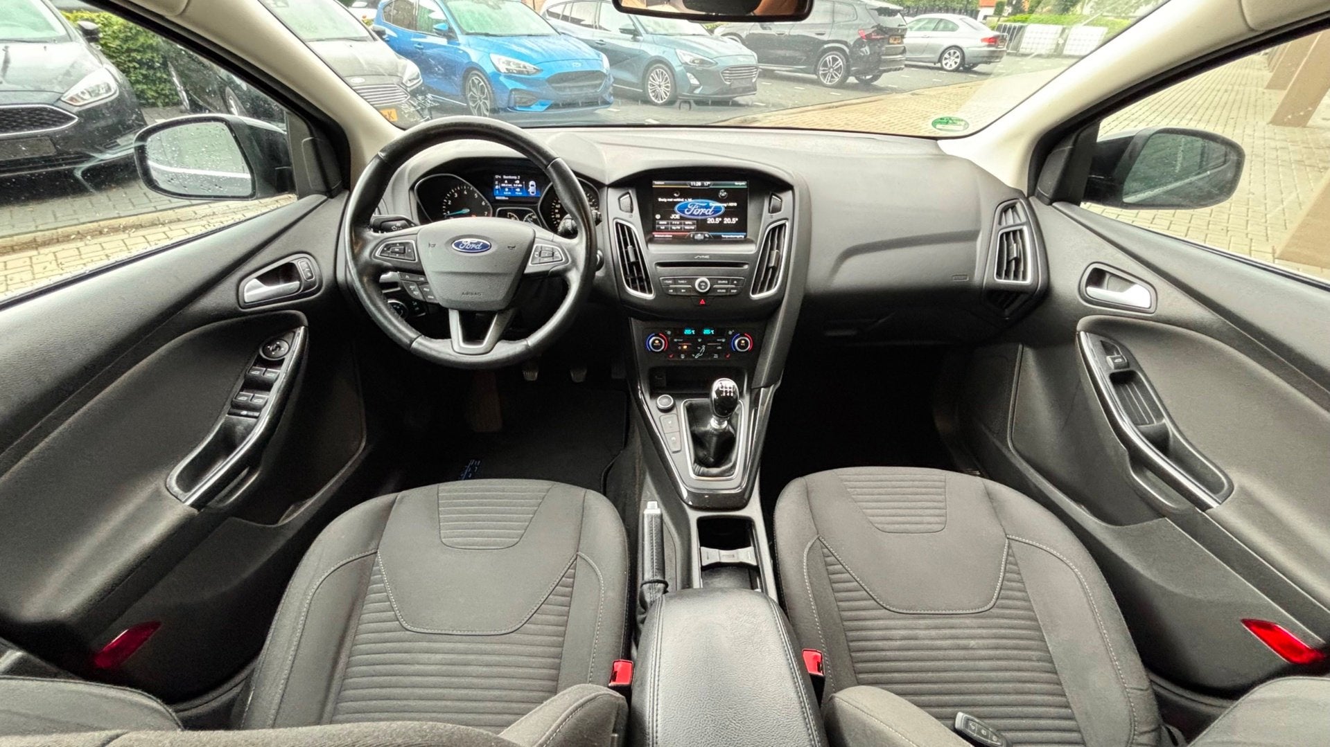 Ford Focus Wagon 125pk Titanium CLIMA | STOEL + STUURVERWARM, Gebruikt, Zwart, Zwart, Origineel Nederlands