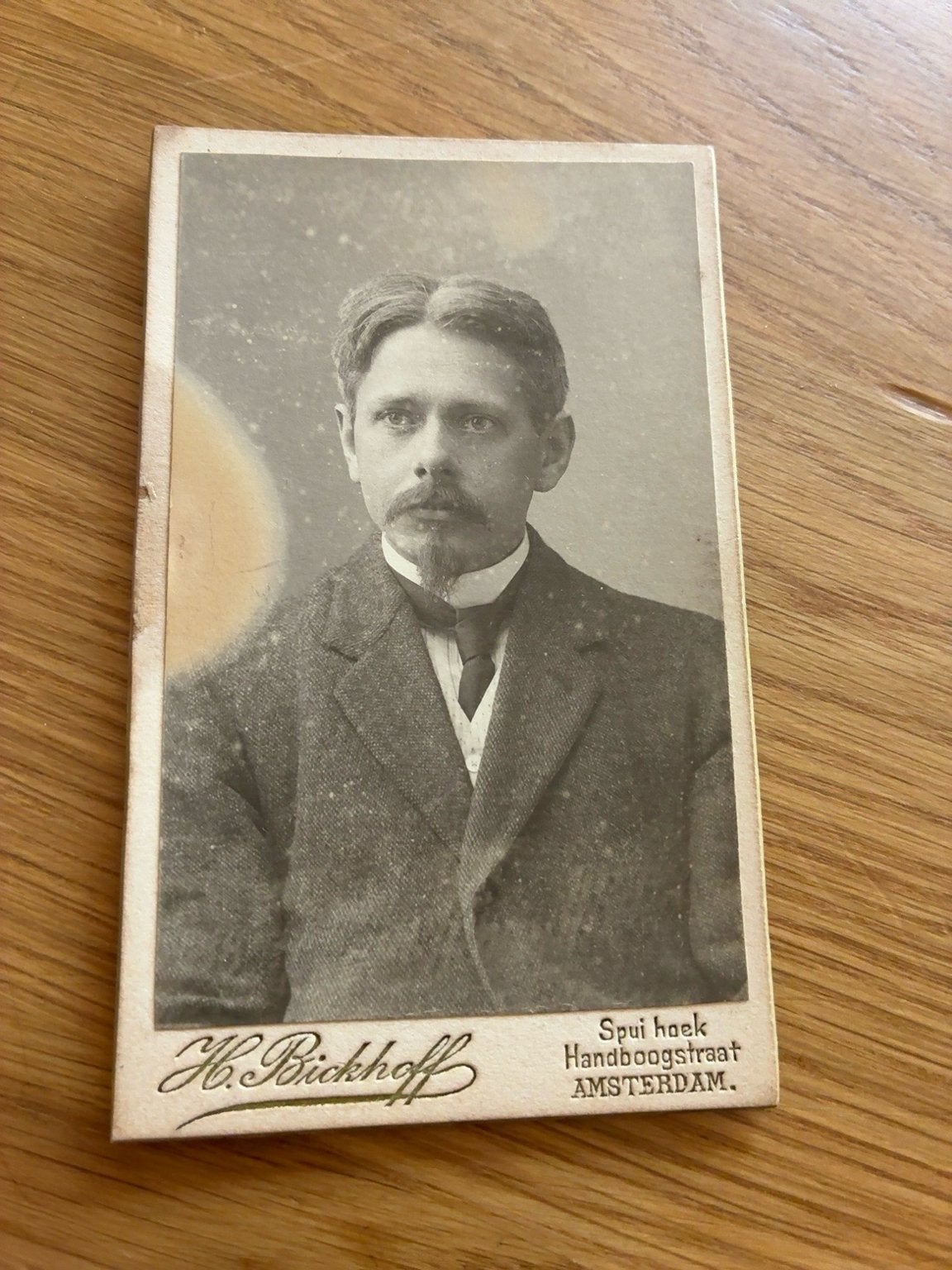 Antieke CDV foto jongeman H. Bickhoff Amsterdam, Verzenden, Voor 1940, Zo goed als nieuw, Kind