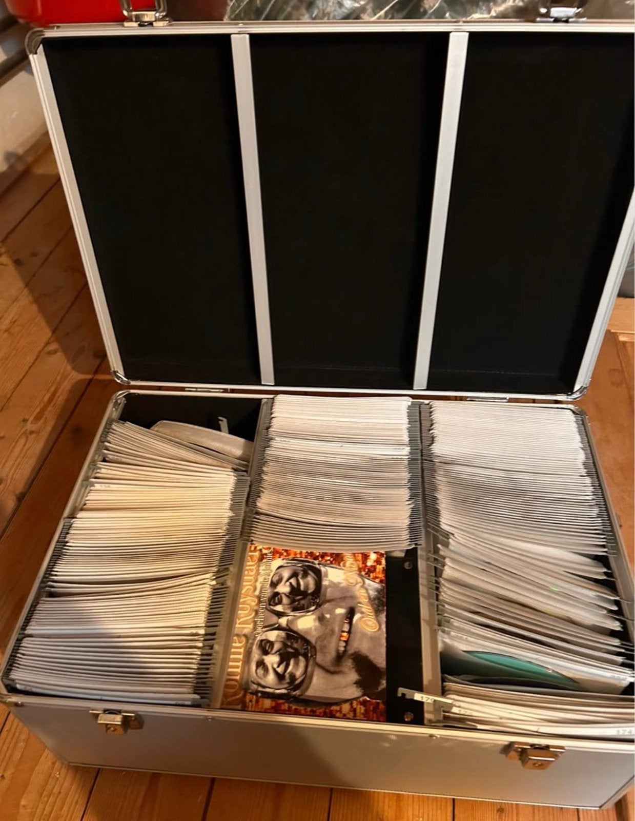 Grote collectie CD's in koffer, Ophalen of Verzenden, Gebruikt, Inclusief doosje