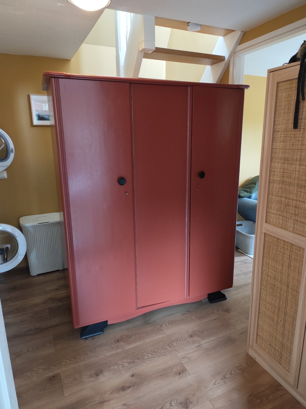 Vintage kast, Huis en Inrichting, Kasten | Kledingkasten, Ophalen, Gebruikt, 100 tot 150 cm, Met plank(en)