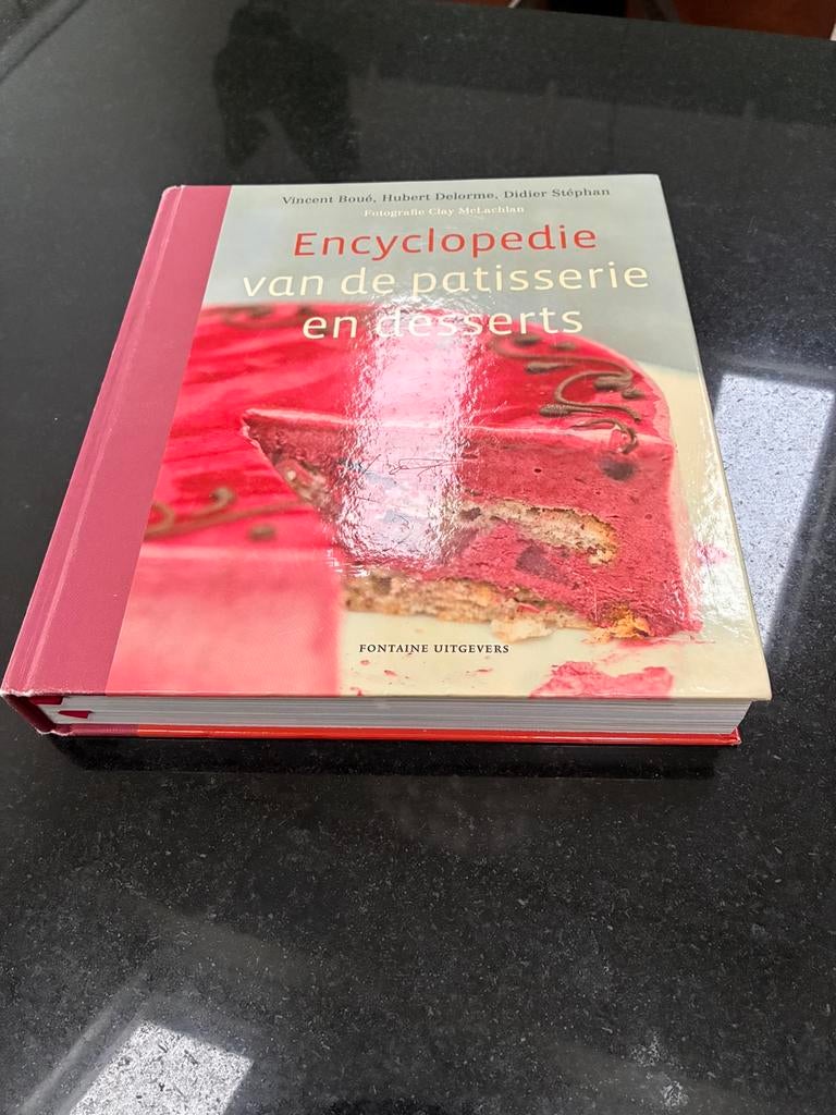 Kookboek Encyclopedie van de patisserie en desserts Boue, Boeken, Ophalen of Verzenden, Zo goed als nieuw