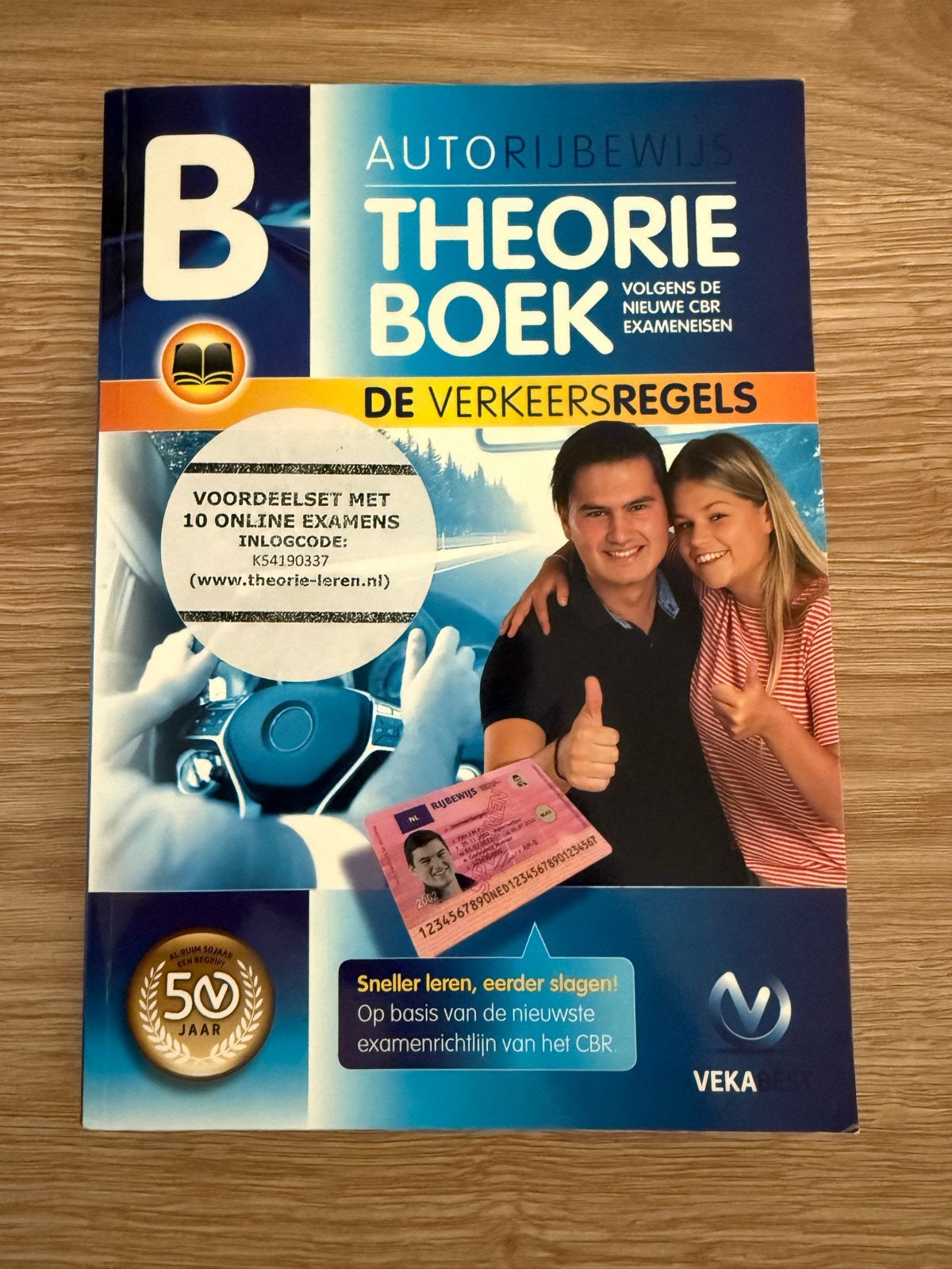Autorijbewijs Theorieboek - De Verkeersregels (VekaBest), Boeken, Ophalen of Verzenden, Gelezen, Overige niveaus