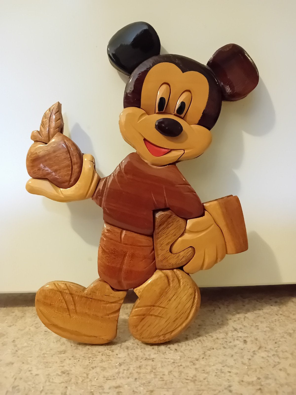 Houten Mickey Mouse wanddecoratie, Verzamelen, Ophalen of Verzenden, Mickey Mouse, Zo goed als nieuw, Beeldje of Figuurtje