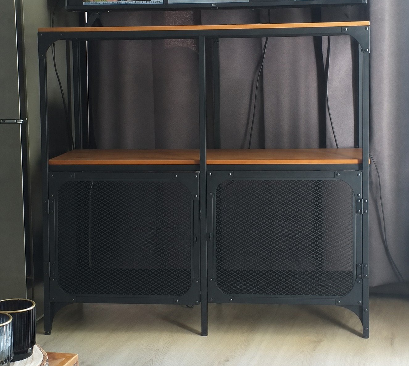 FJÄLLBO stelling kast zwart ikea
Stellingkast, zwart
Stellin, Met deur(en), 50 tot 100 cm, Zo goed als nieuw, 25 tot 50 cm