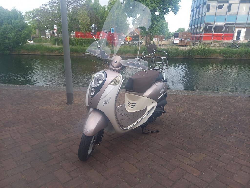 Mooie zeer complete Sym Mio snor, Ophalen, SYM, Vlijtseweg 17-2, 7317 AC  APELDOORN, Zo goed als nieuw