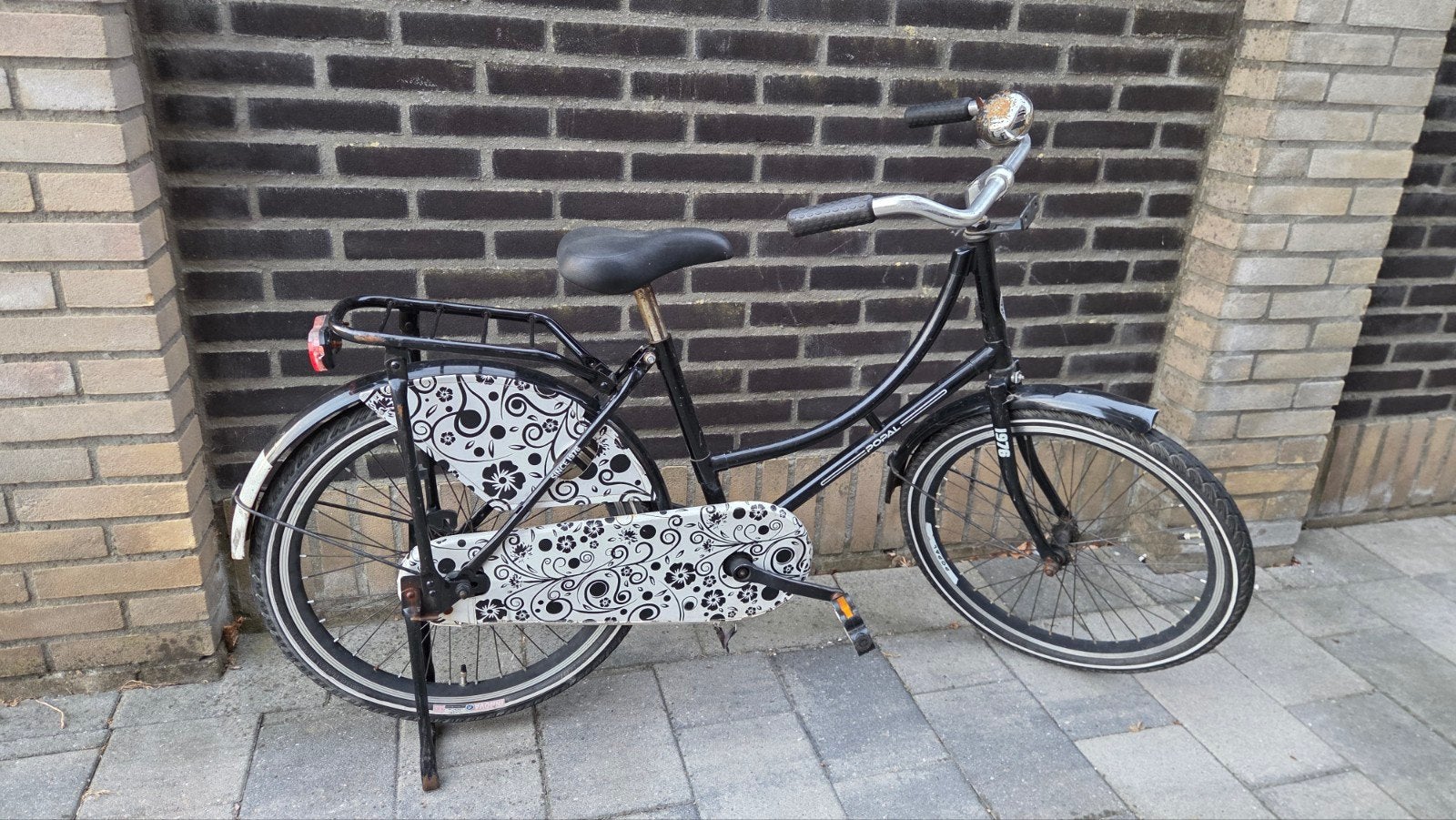 Popal meisjesfiets 22 inch zwart wit, fietst nog prima!, Ophalen, Gebruikt, 22 inch, Popal
