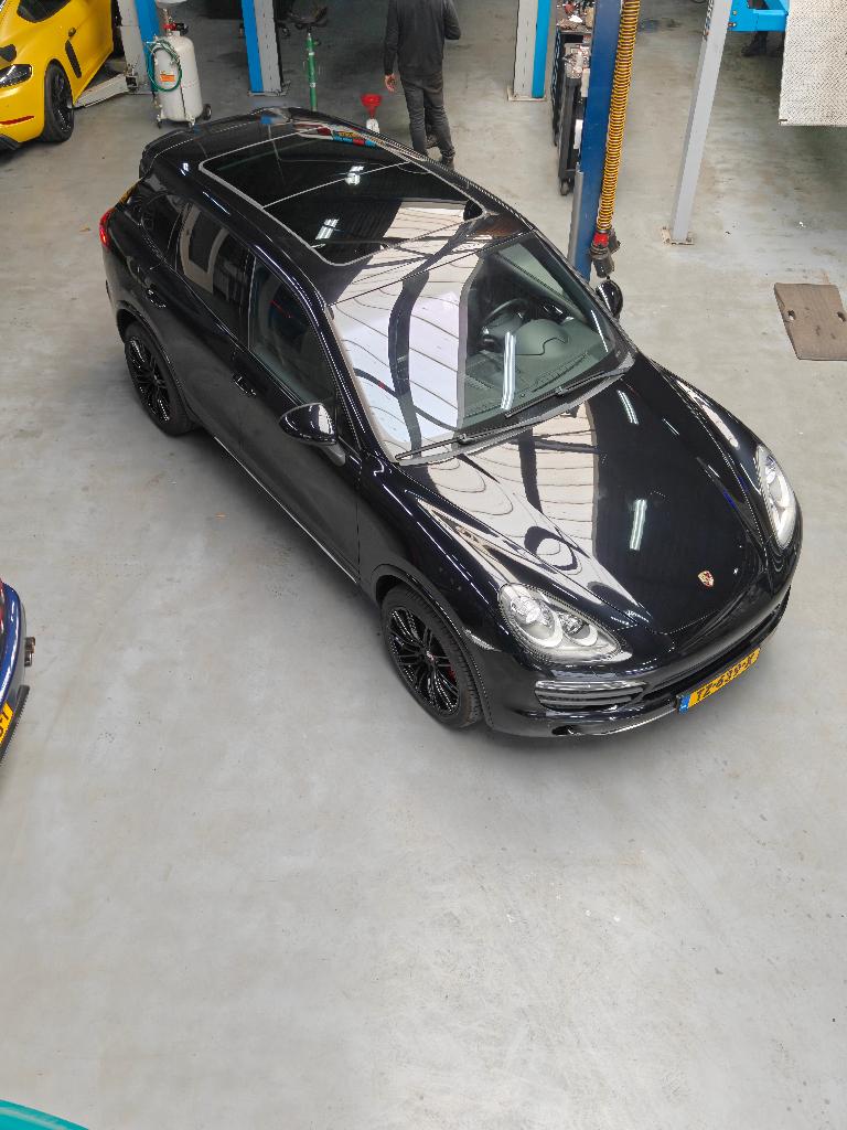 Porsche Cayenne 4.8 S Tiptronic S 2010 Zwart, Automaat, Cayenne, 138 €/maand, Zwart