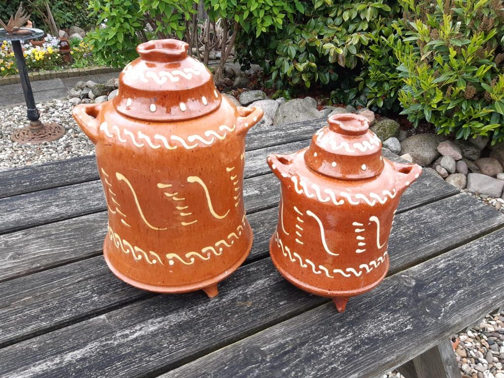 Antieke Doofpotten van Workumer aardewerk 2 stuks, Ophalen of Verzenden