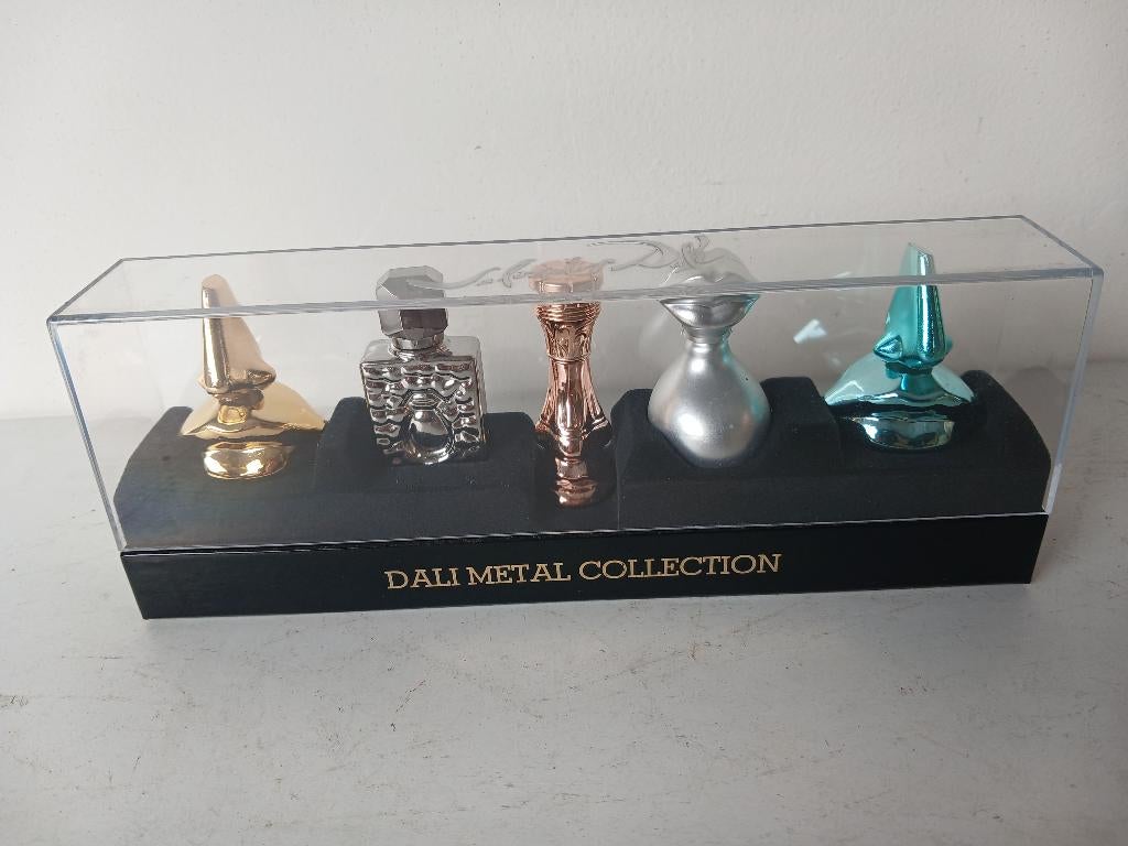 geschenkverpakking : Salvador Dali Metal Collection, Verzamelen, Verzenden, Nieuw, Miniatuur, Gevuld