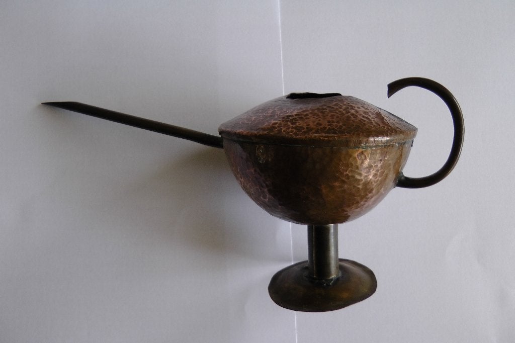 Antiek koperen kannetje op messing voet, Ophalen of Verzenden, Koper