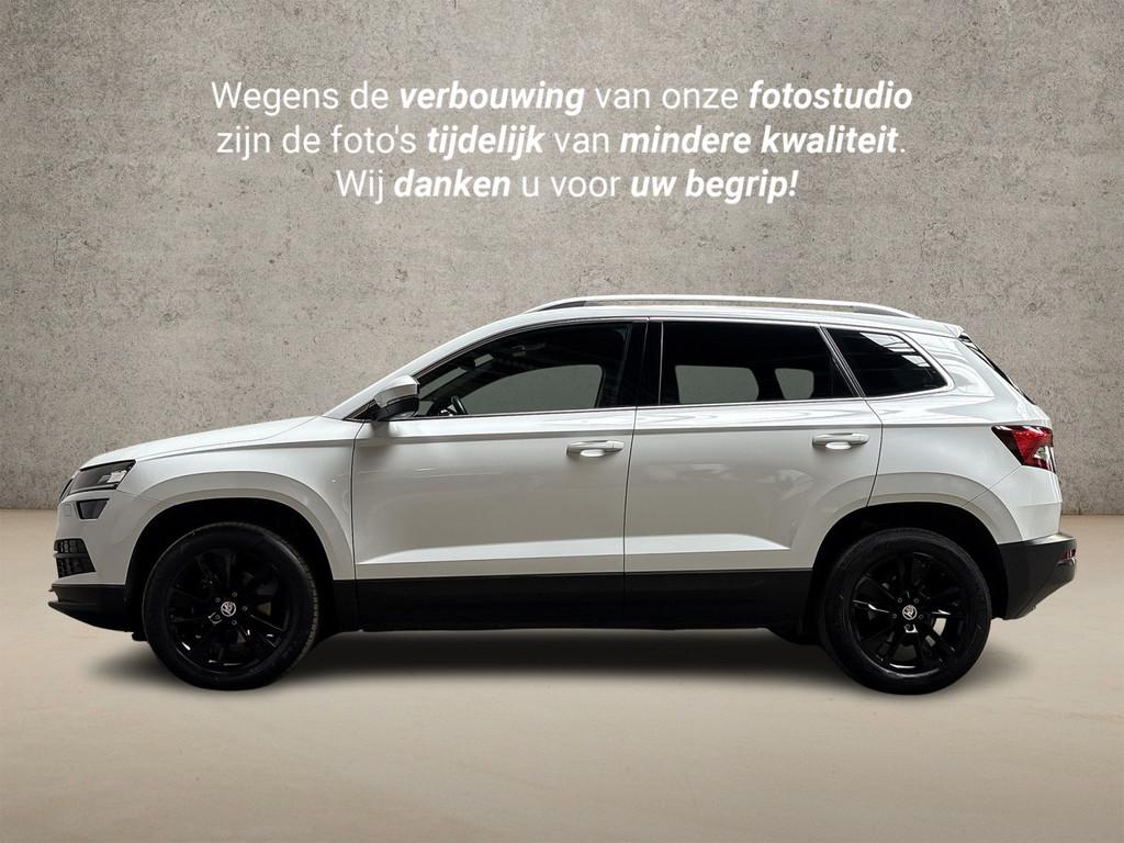 Skoda Karoq 1.5 TSI ACT Deluxe 150Pk Automaat (PANORAMADAK,, Auto's, Skoda, 12 maanden, 4 cilinders, Wit, Bedrijf