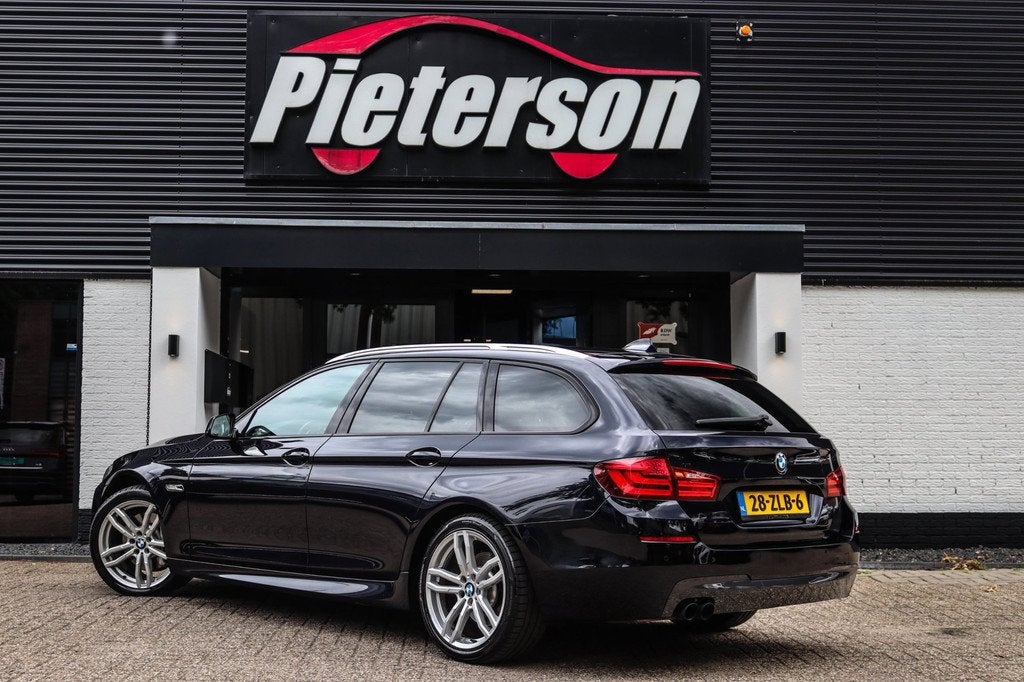 BMW 5-serie Touring 528i M-Pakket ORIGINEEL NL NAP LEDER, Automaat, Euro 5, Achterwielaandrijving, Gebruikt