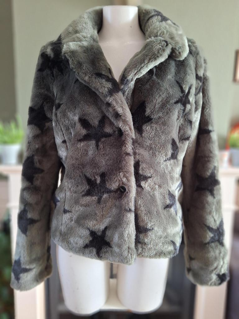 Goosecraft groen zwarte sterren jas jack winter L korte jas, Kleding | Dames, Goosecraft, Verzenden, Maat 42/44 (L), Zo goed als nieuw