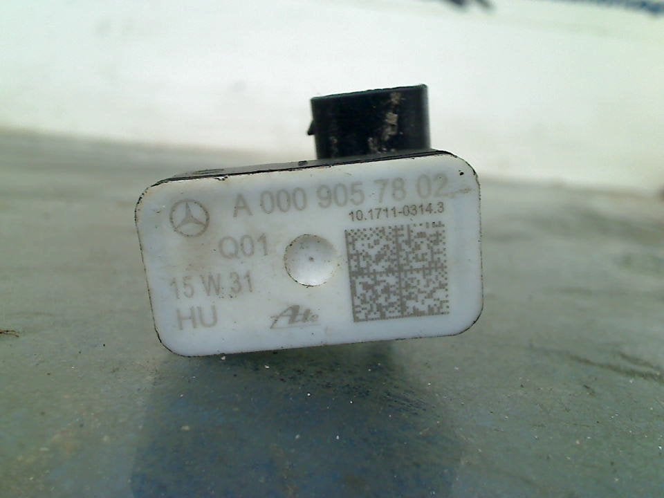 Sensor Diversen Mercedes-Benz C (W205) 2015 a0009057802, Auto-onderdelen, Elektronica en Kabels, Gebruikt, Mercedes-Benz AG, Mercedes-Benz