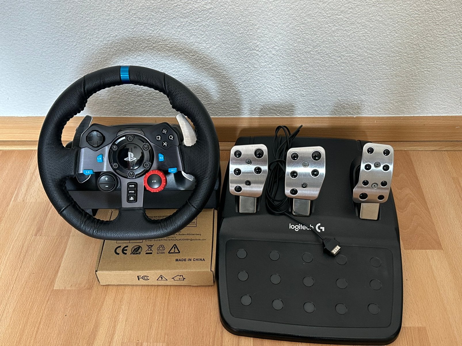 Logitech G29 Racestuur met pedalen, Spelcomputers en Games, Ophalen of Verzenden, Zo goed als nieuw, PlayStation 1