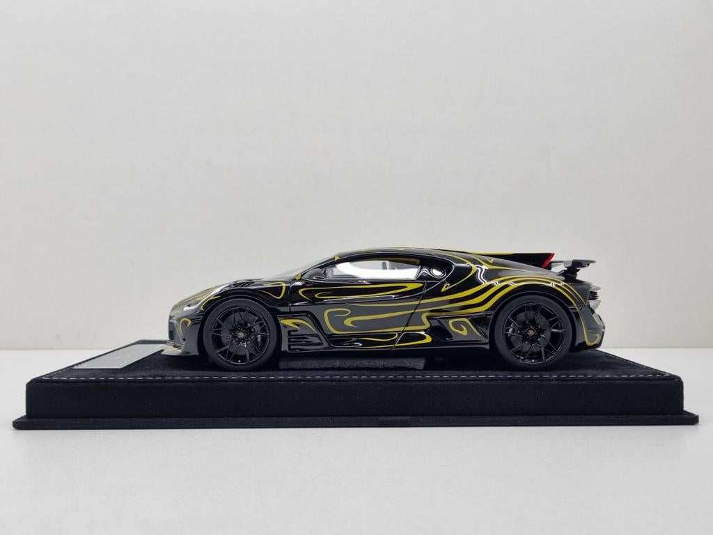 Henson & Heaven Bugatti Divo 1/30 1:18 Nieuw, Hobby en Vrije tijd, Modelauto's | 1:18, Ophalen of Verzenden, Nieuw, Auto