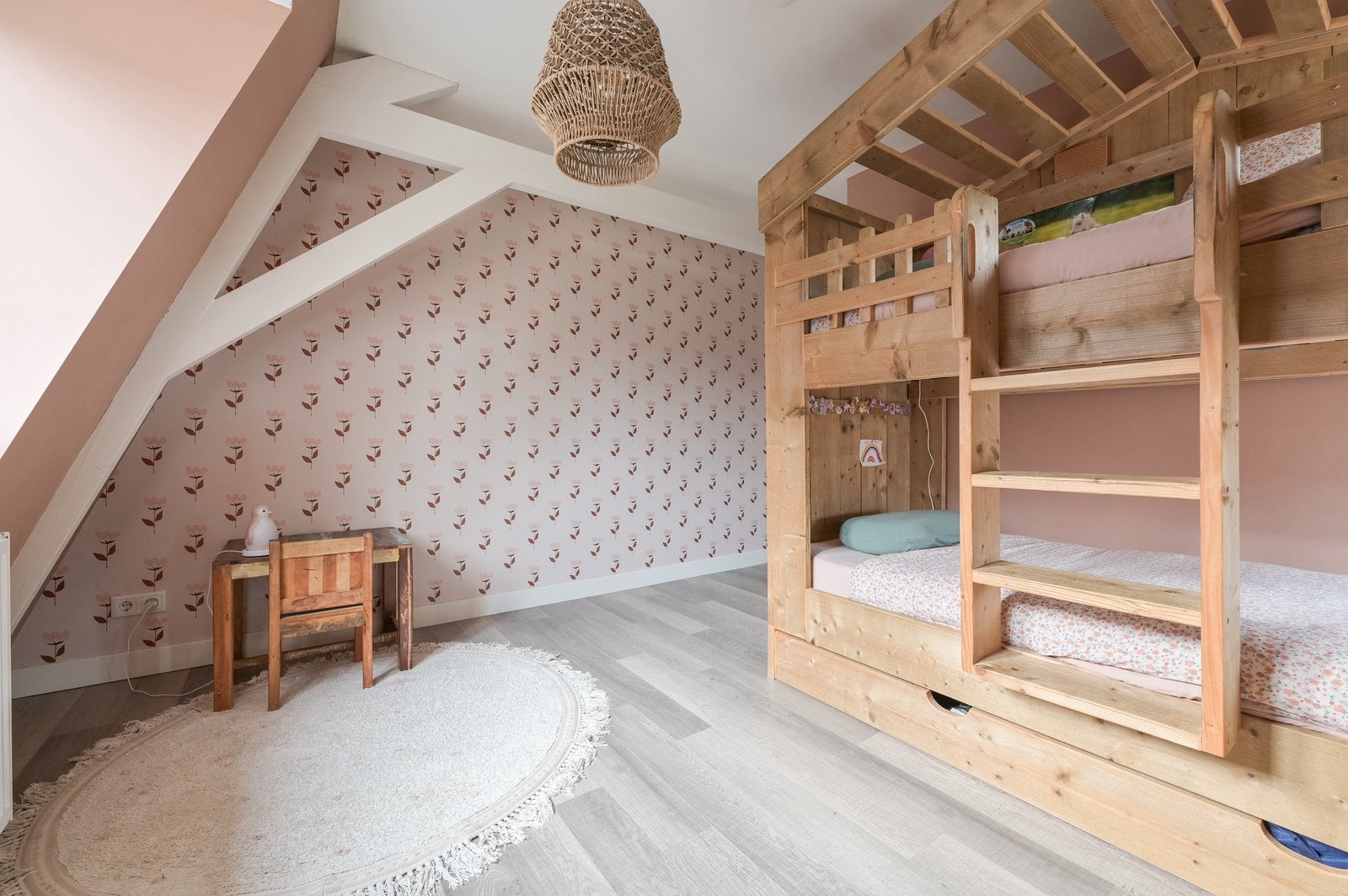 Huisjesbed en kast, Kinderen en Baby's, Kinderkamer | Stapelbedden en Hoogslapers, Ophalen, Gebruikt, Stapelbed