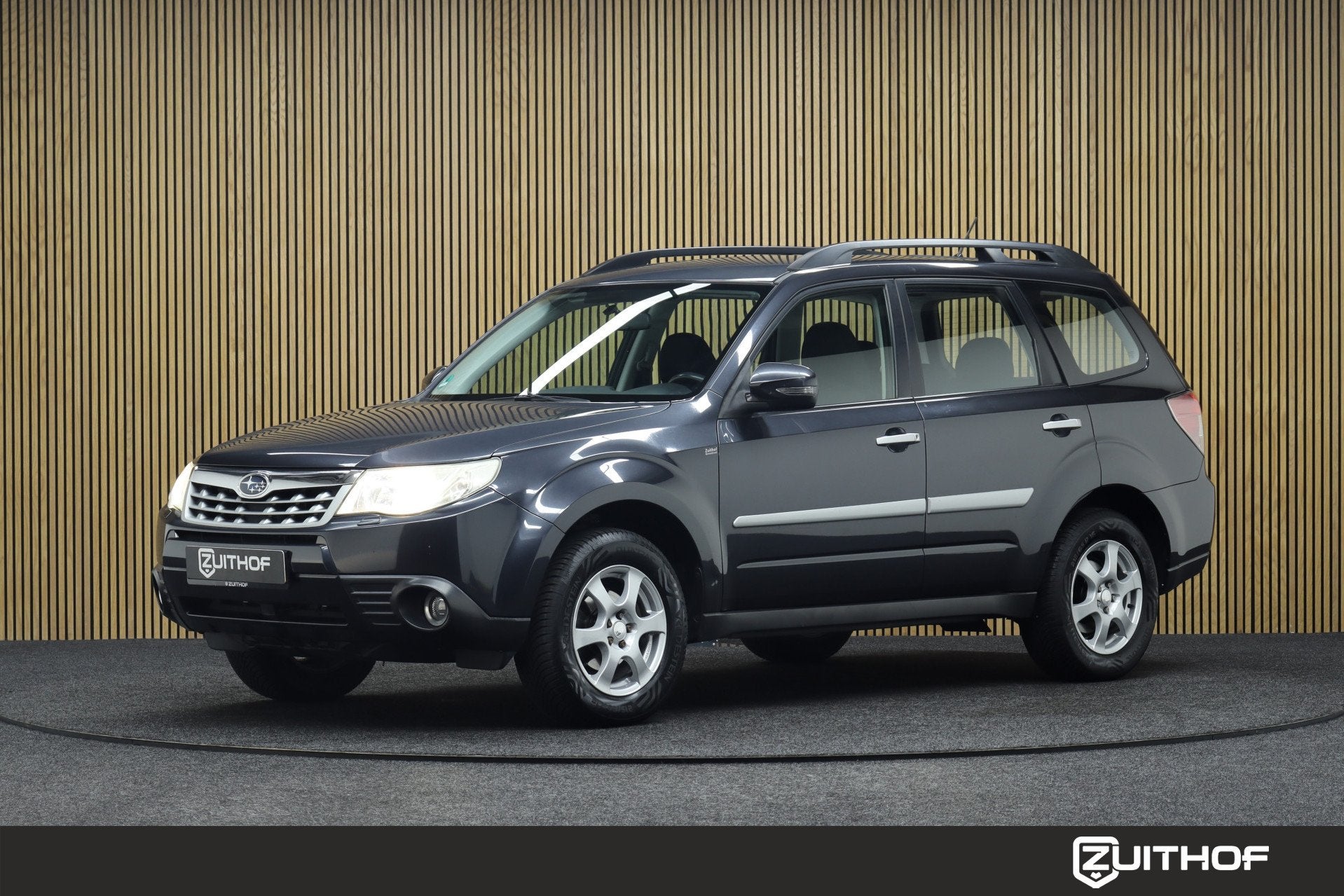 Subaru Forester 2.0 XS Luxury AWD Automaat | Afneembare Trek, Euro 5, Stof, 4 cilinders, 1465 kg