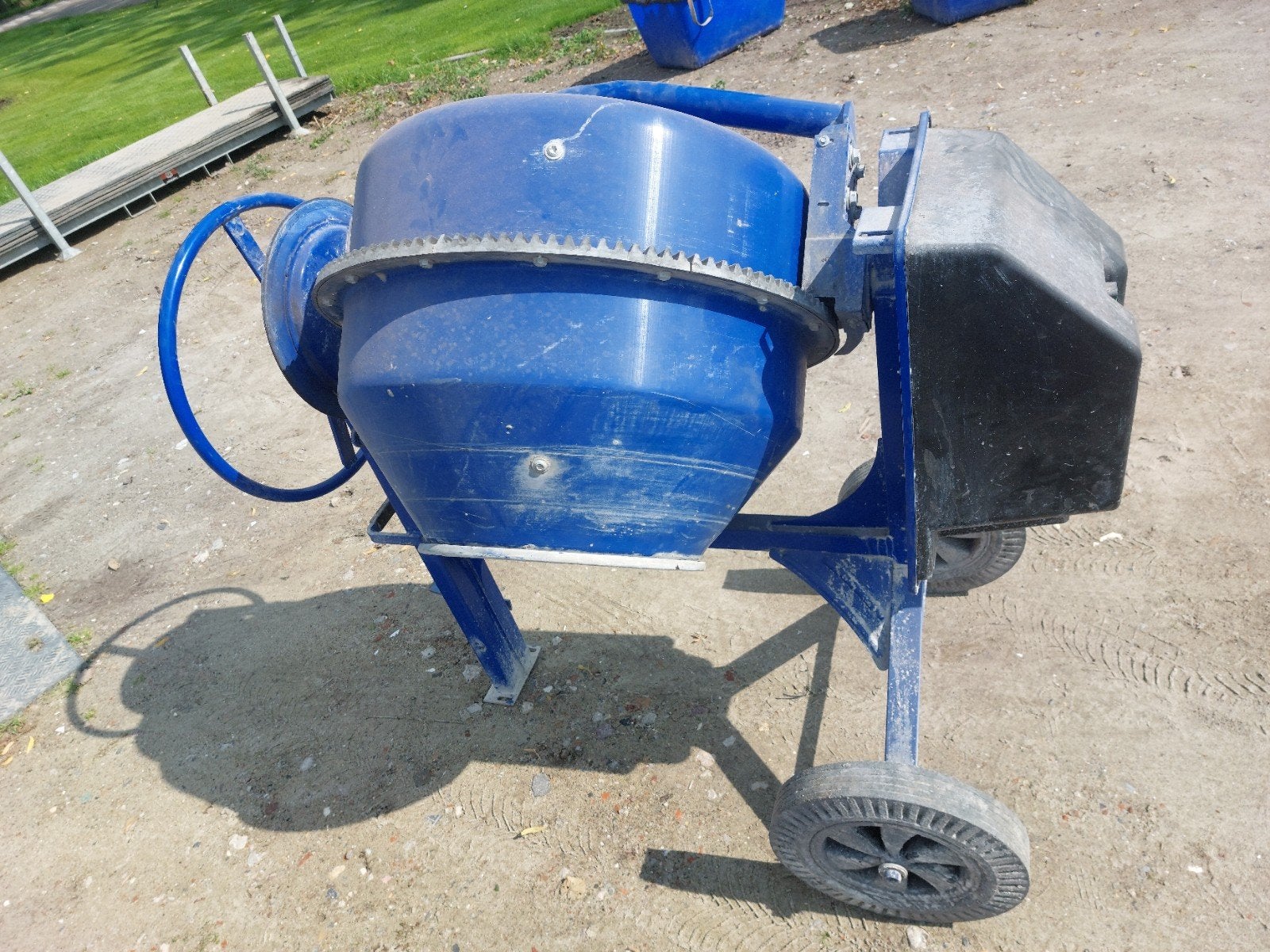 Atika Betonmolen Focus 185L 230V, Ophalen, Zo goed als nieuw