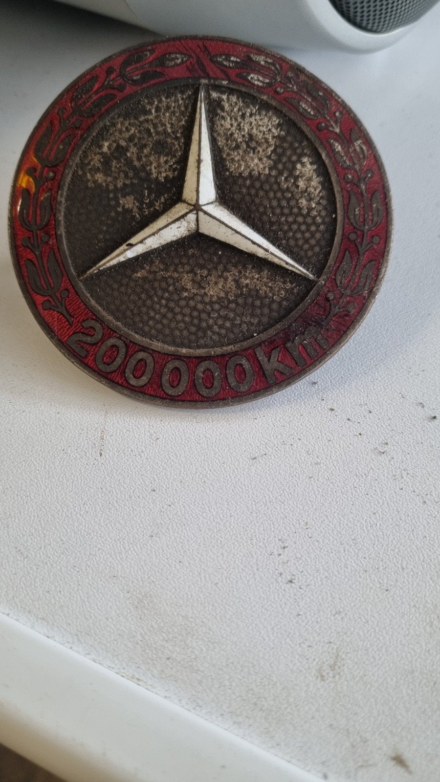 Vintage Mercedes 200.000 KM embleem - moet gepoetst worden, Ophalen of Verzenden, Gebruikt