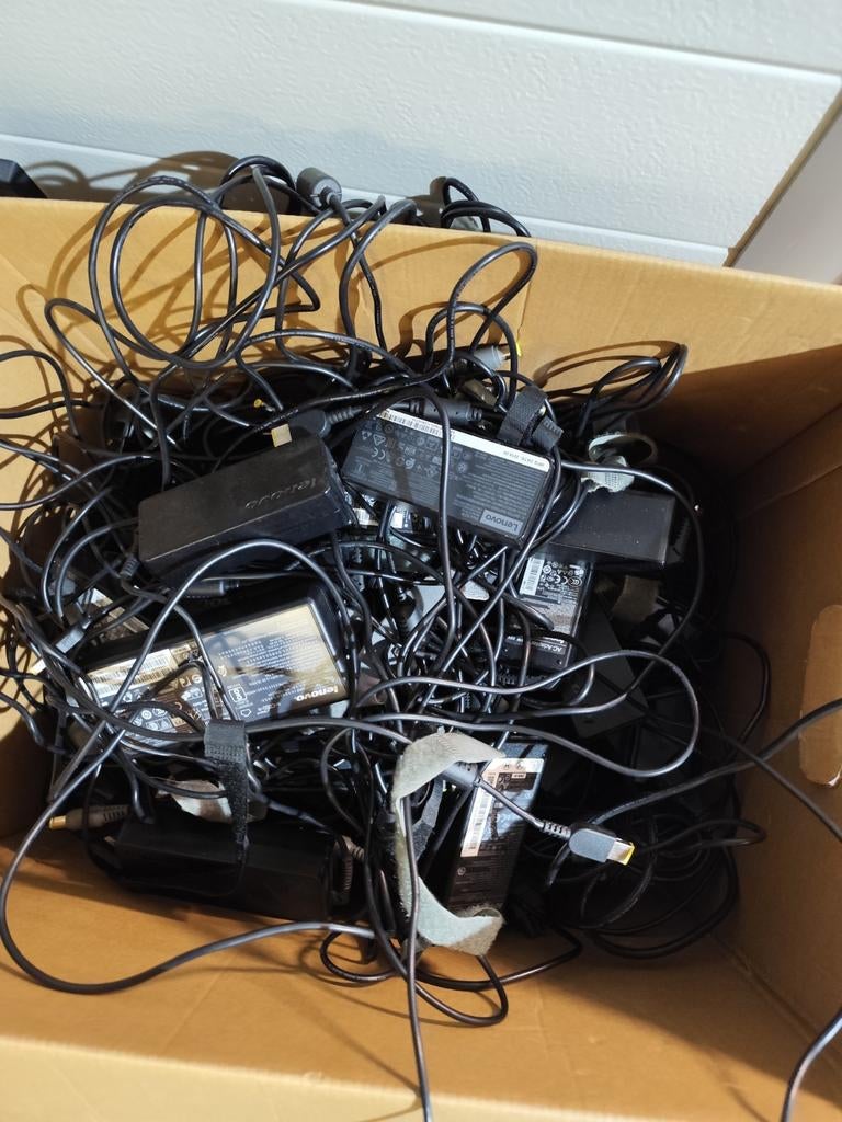 Partij Lenovo Laptop Adapters– Square Pin– 60W & 90W 80x, Lenovo, Ophalen of Verzenden, Zo goed als nieuw, Lenovo