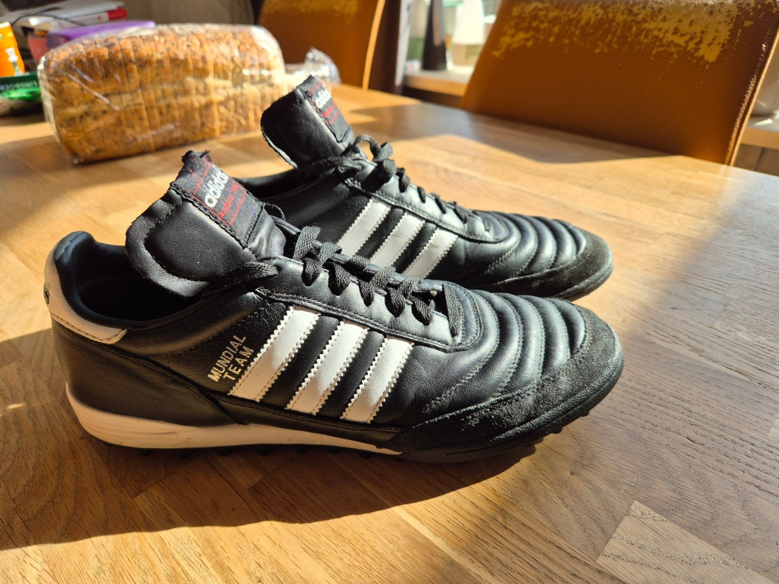 Adidas Mundial team maat 44,5, Tickets en Kaartjes, Seizoenskaart, Eén persoon