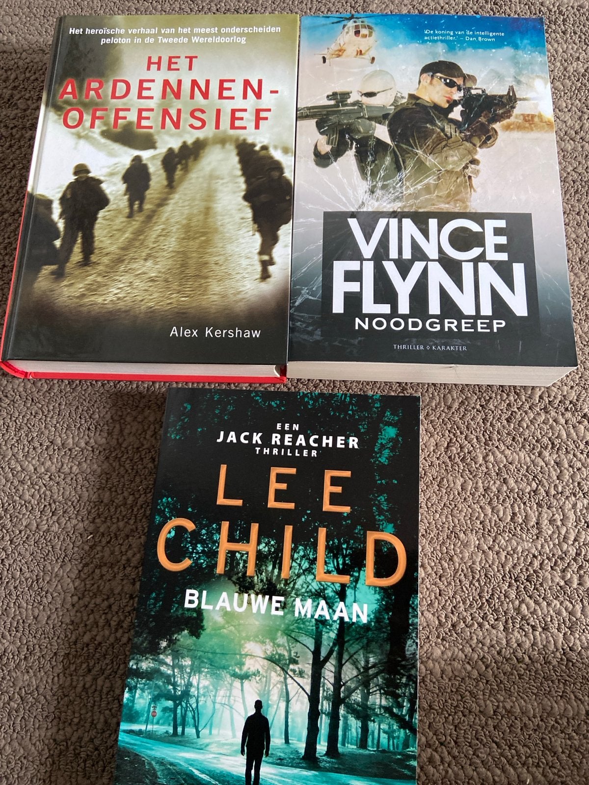 3x Thriller & hc Oorlog Vince Flynn, Lee Child, Alex Kers, Boeken, Ophalen of Verzenden, Zo goed als nieuw, Nederland