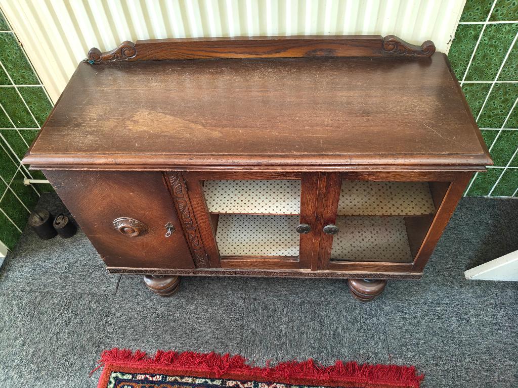 Dressoir, Ophalen, Gebruikt, Met deur(en), 150 tot 200 cm
