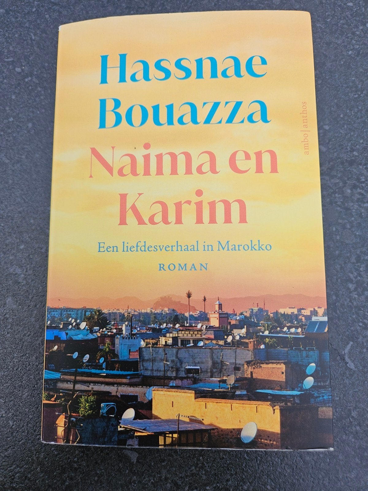 Naima en Karim - Een liefdesverhaal in Marokko, Ophalen of Verzenden, Gelezen, Hassnae Bouazza, Nederland