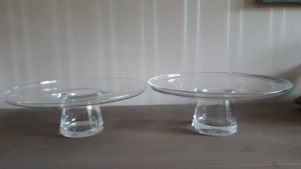 2 st. platte glazen schalen, Huis en Inrichting, Woonaccessoires | Schalen en Manden, Ophalen, Schaal, Rond, Glas