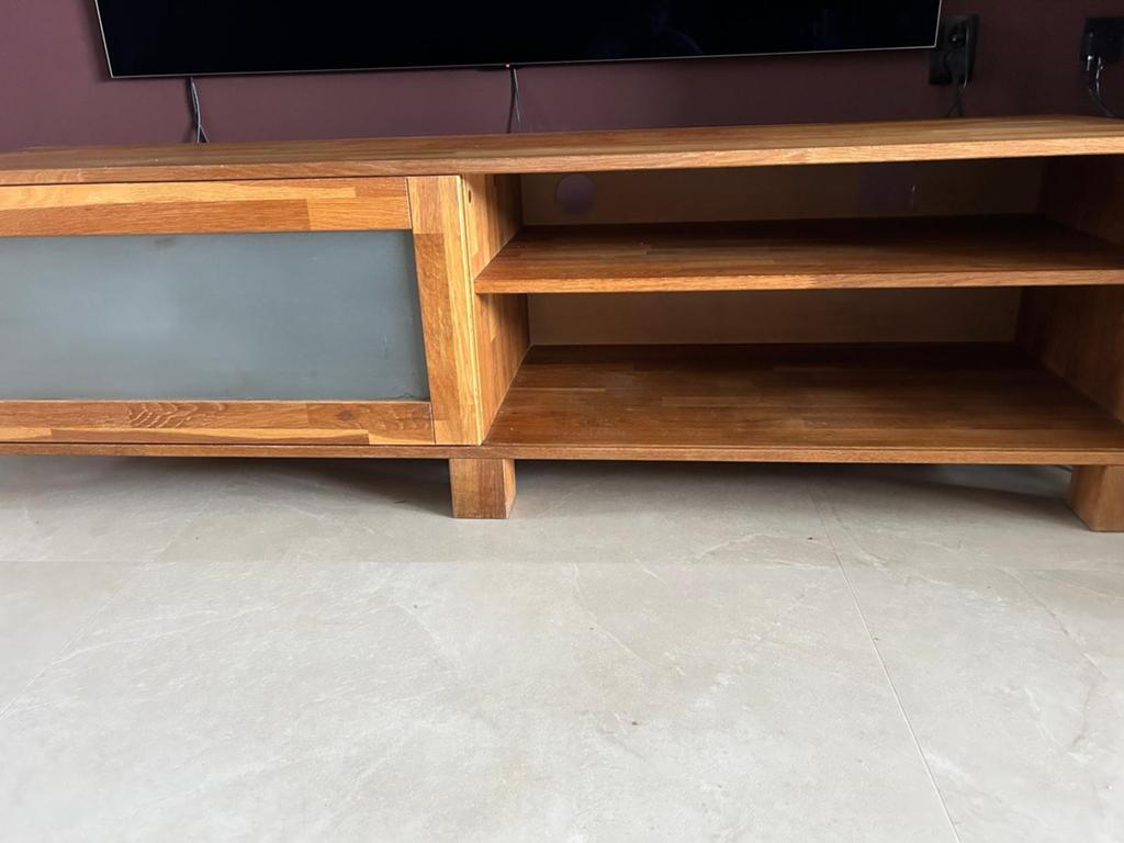 Eikenhouten TV-meubel met glazen schuifdeur, Glas, Gebruikt, 150 tot 200 cm, Modern landelijk