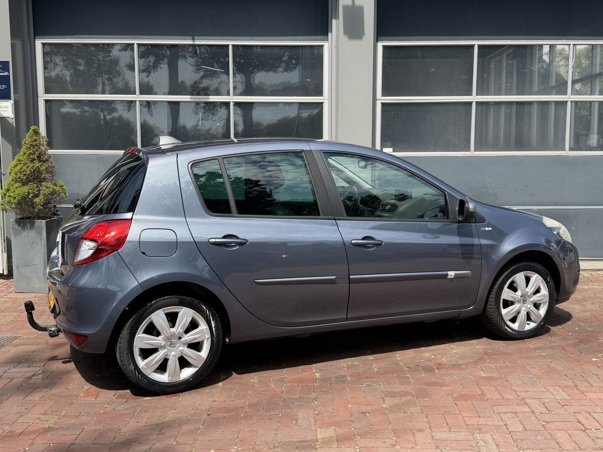 Renault Clio 1.6 Night & Day Automaat,Navi,16Inch,Cruise,Tre, Euro 5, 535 kg, Gebruikt, Zwart